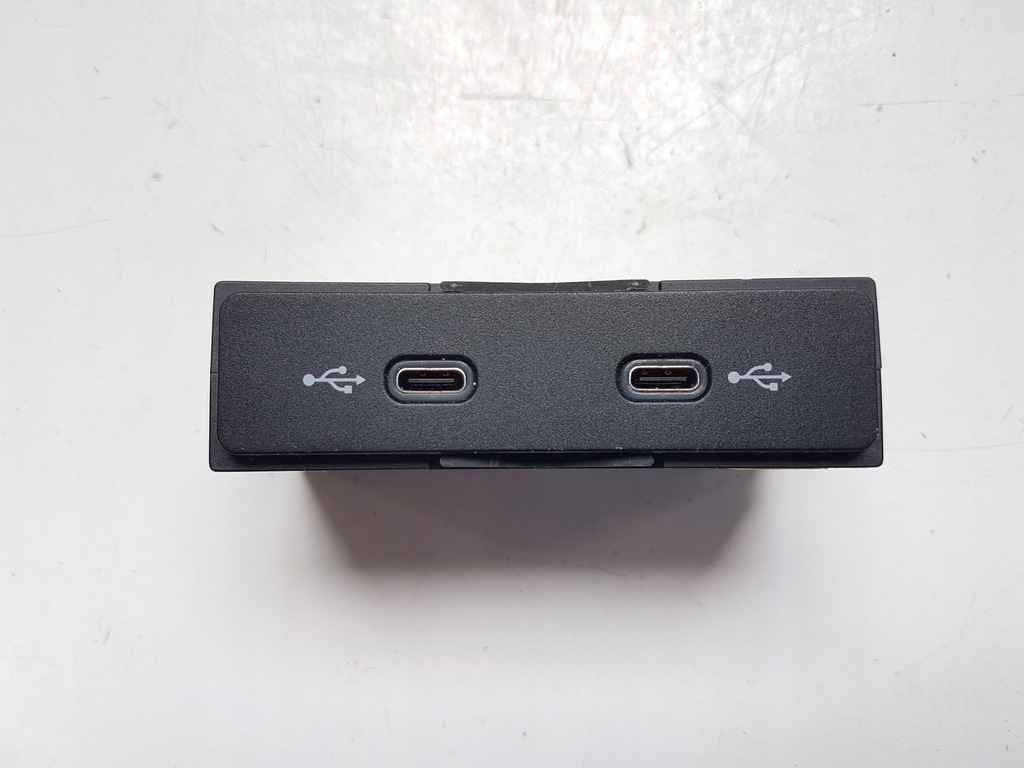 CZYTNIK GNIAZDO PORT USB SEAT ARONA 20172022 12189905254 oficjalne