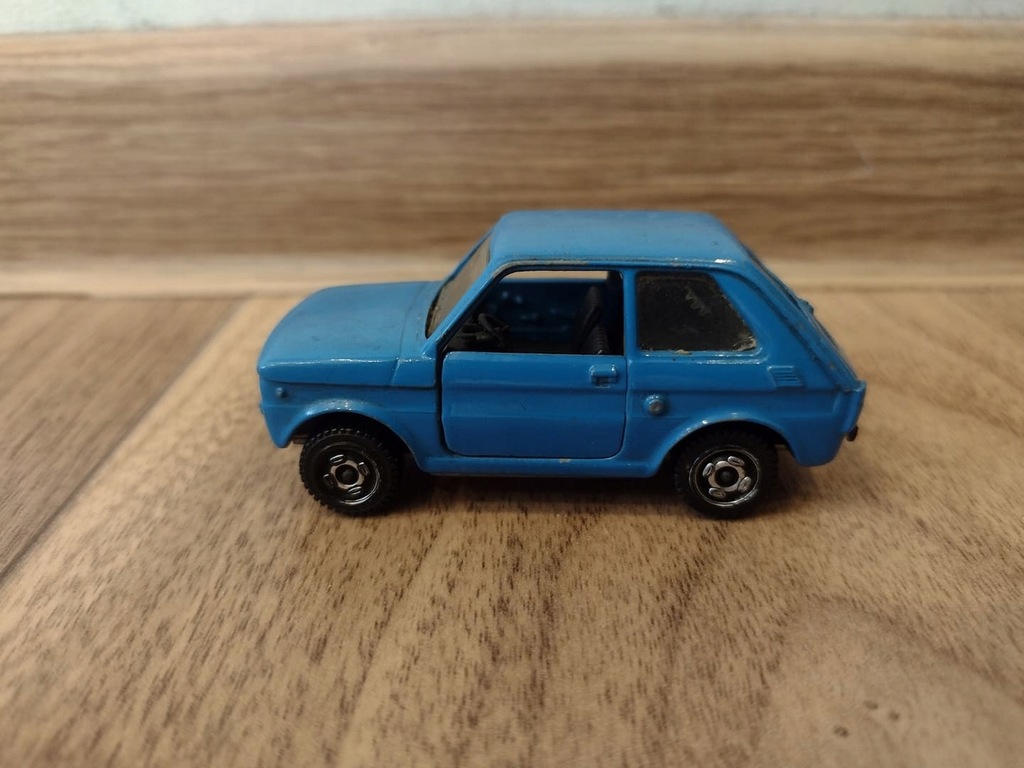 Zabawka Prl model politoys 1:43 Fiat 126