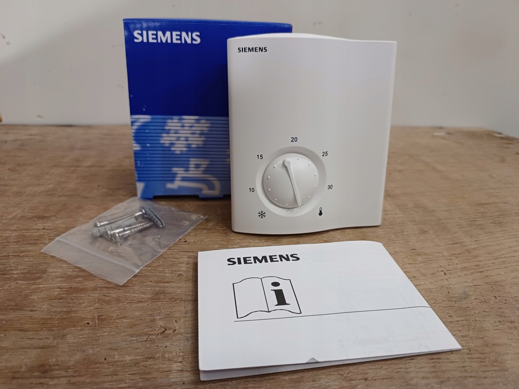 Regulator pomieszczeniowy RCU15 SIEMENS termostat