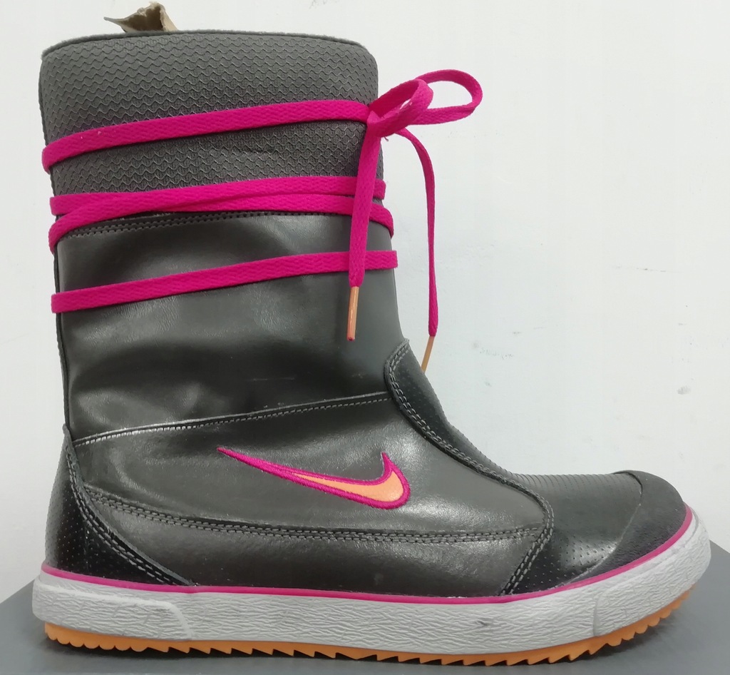 BP #353/3 NIKE Ellie Demi Boot rozmiar 38