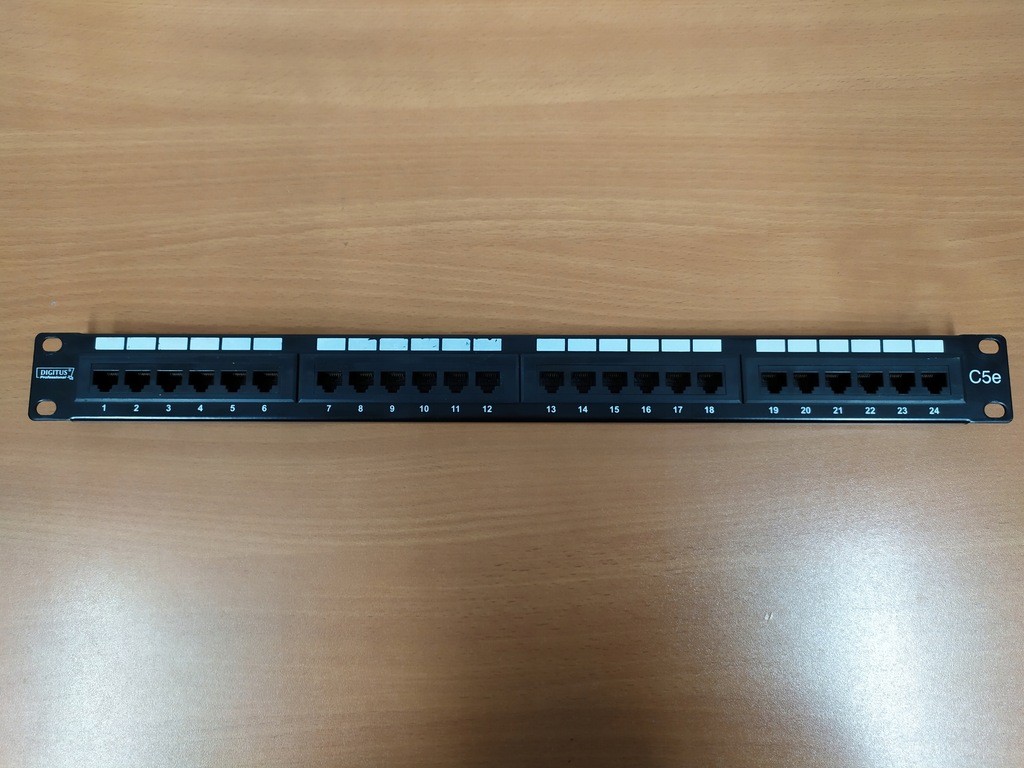 Patch panel RACK 19'' 5e 24p UTP Digitus Pro.