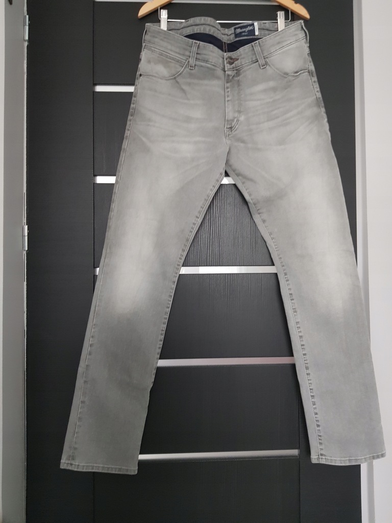 Spodnie jeansowe Wrangler rozmiar 34/34 Larston