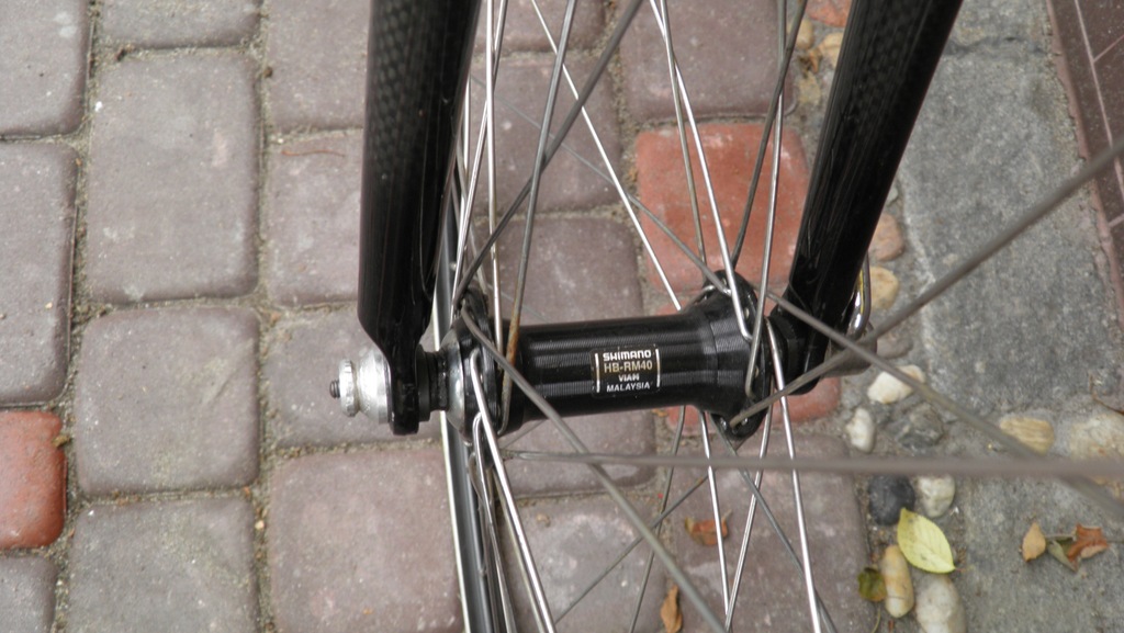 pump up bike tyre schrader valve