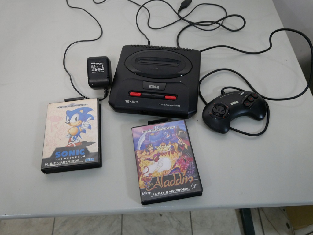 Konsola Sega Mega Drive II 2 gry - 12673974668 - oficjalne archiwum Allegro