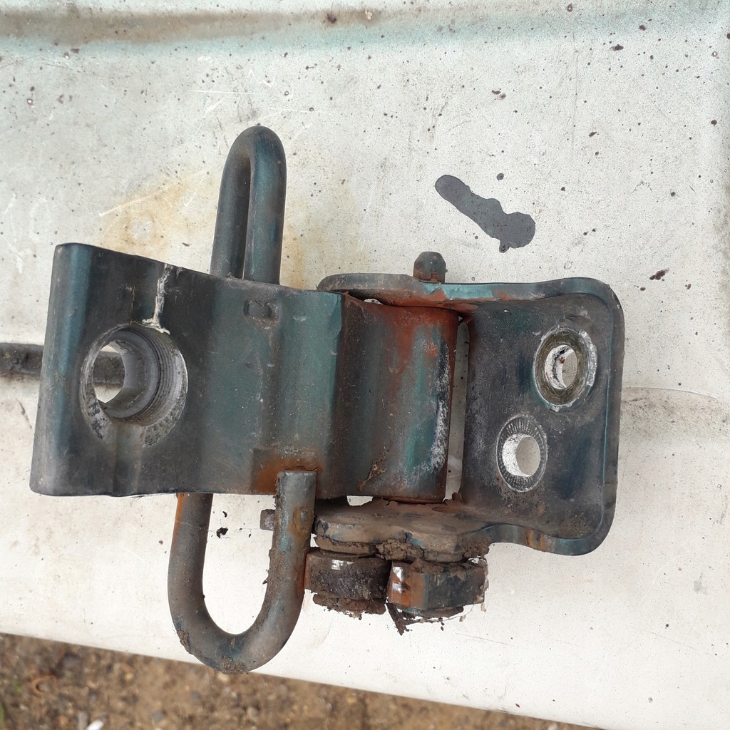 AUDI 80 B4 ZAWIAS DOLNY DRZWI LEWY,PRZEDNI. - 12098129299 - oficjalne ...