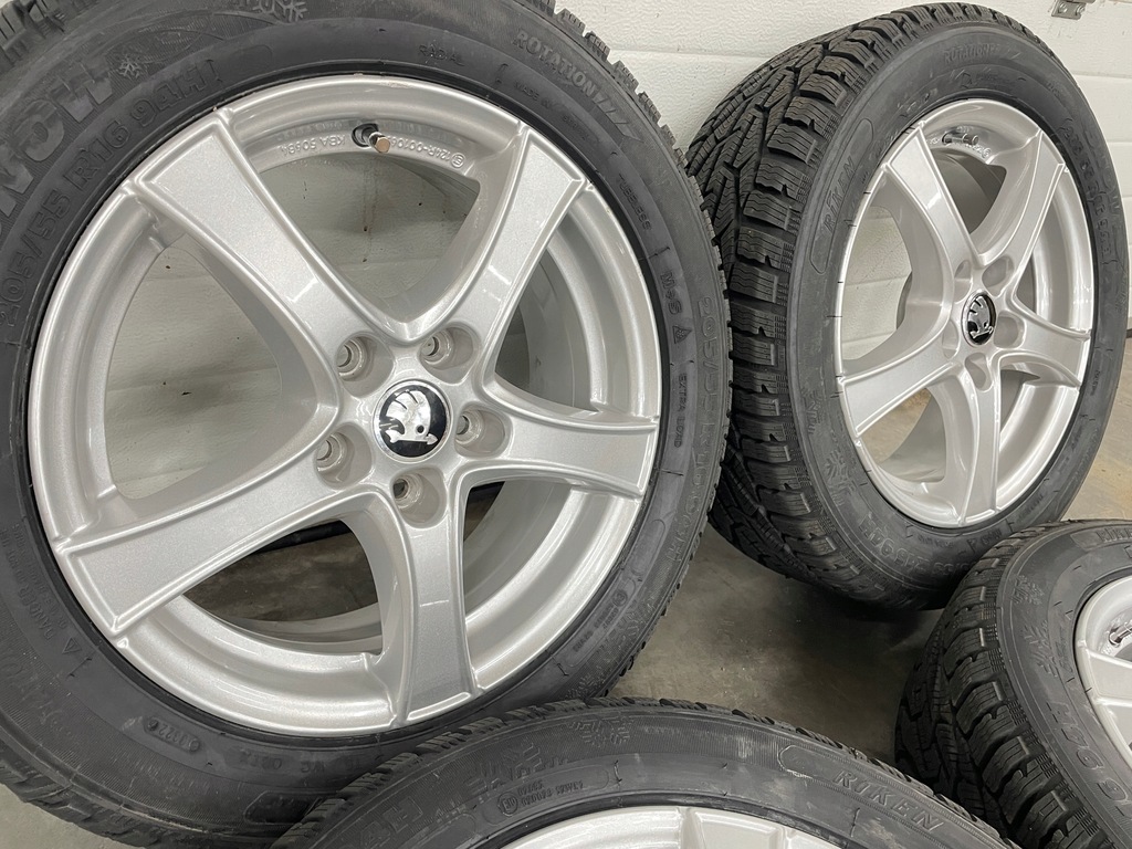 SKODA OCTAVIA II III SUPERB II KOŁA ZIMOWE 205/55R16 NOWE OPONY