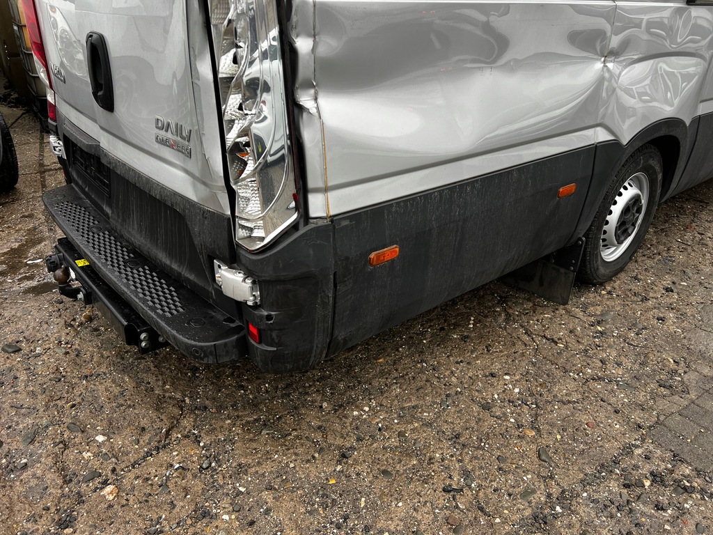Iveco Daily VI 2014- błotnik prawy tył próg L4H2 MAXI