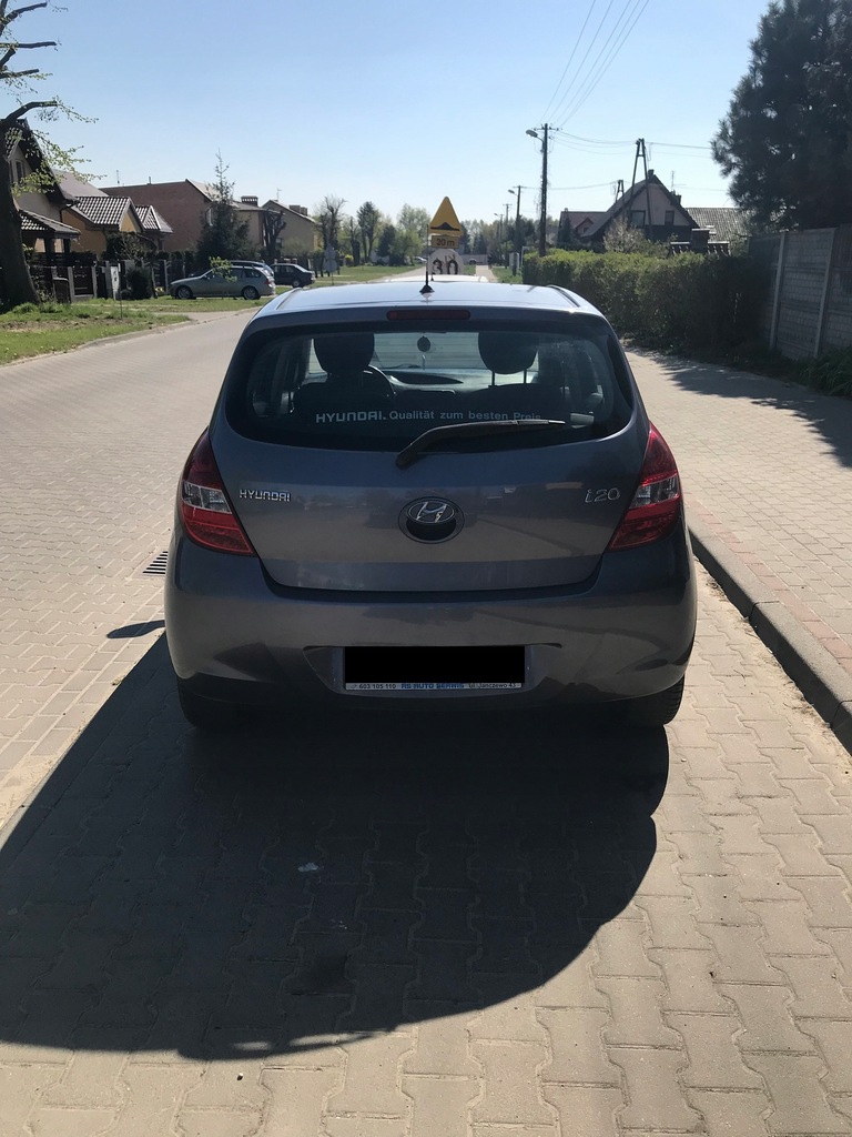 Hyundai i20 / szary / klimatyzacja / el. szyby