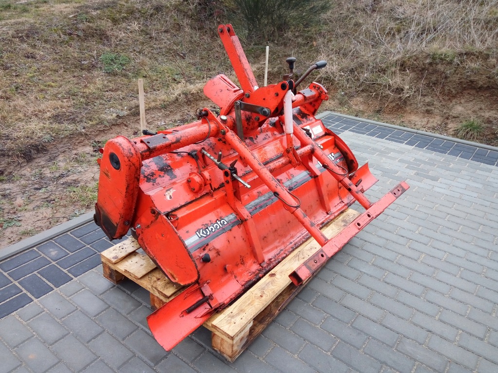 GLEBOGRYZARKA JAPOŃSKA Kubota ISEKI YANMAR C330