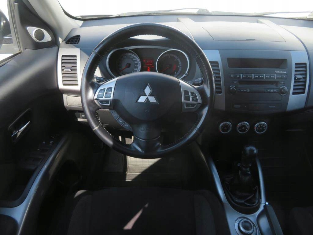 Купить Mitsubishi Outlander 2.0 Di-D, Салон Польша: отзывы, фото, характеристики в интерне-магазине Aredi.ru