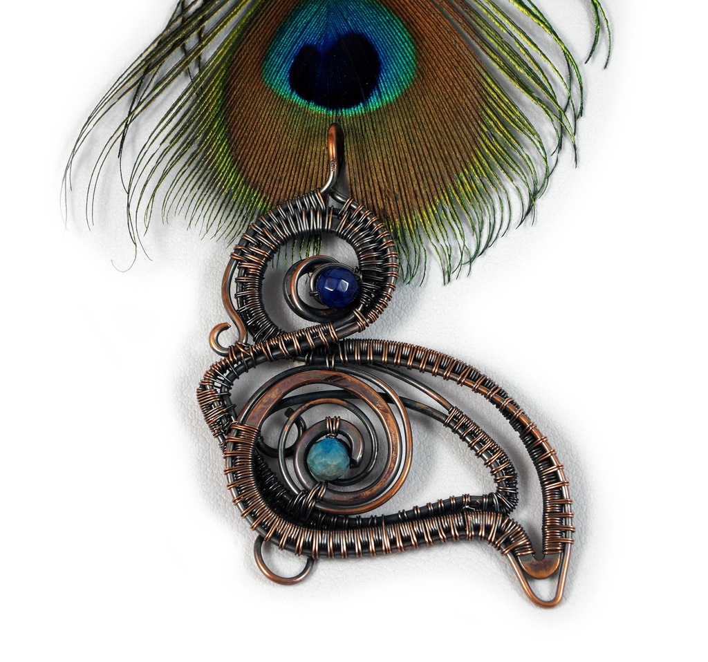 Apatyt i Agat Miedziany wisior w greckim stylu