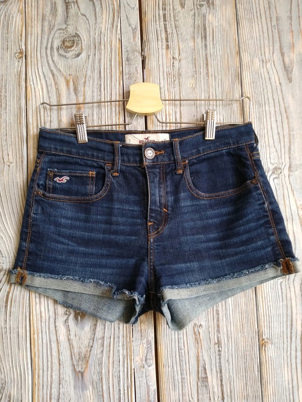 JEANSOWE SZORTY HOLLISTER 26