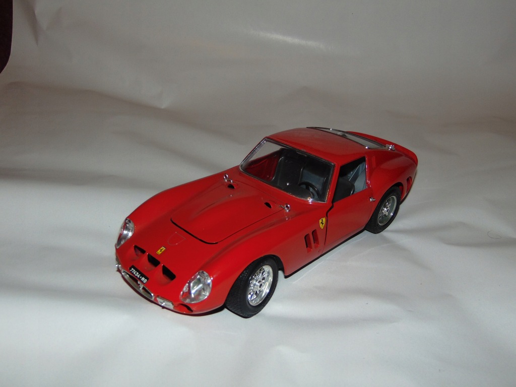 Bburago - Ferrari GTO ( 1962 ) - skala 1/18