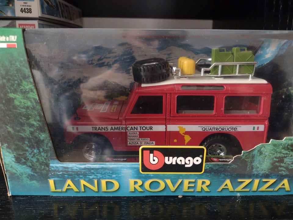 Bburago Burago 1:24 Land Rover Aziza model