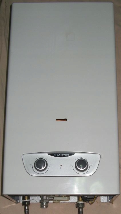 Piecyk gazowy do wody Ariston Fast R ONM 11 2018r - 9080982434 ...