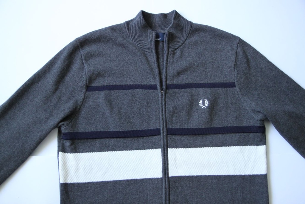 FRED PERRY__SWETER PREMIUM NA ZAMEK LOGO__M