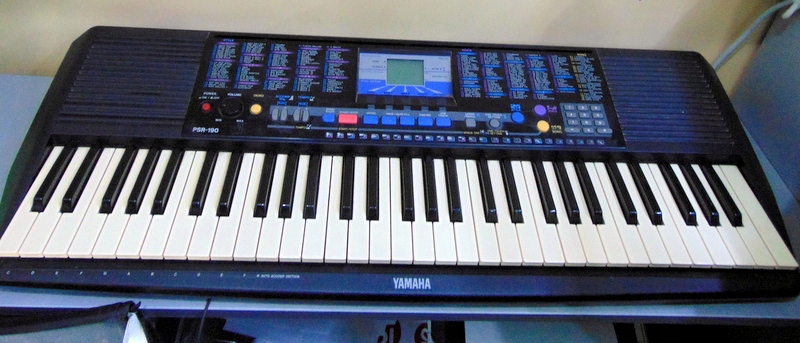 KEYBOARD YAMAHA PSR-190