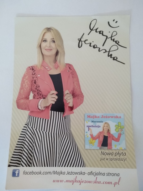 zdjęcie Majki Jeżowskiej z autografem