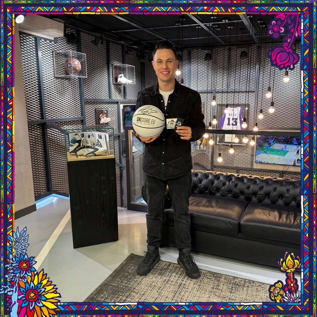 Adrian Mielnik dla WOŚP: Piłka do koszykówki z autografem Shaqa O’Neala