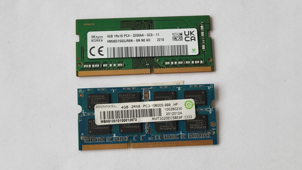 PAMIĘĆ RAM 4GB DDR3 SK HYNIX HMA851S6DJR6N RAMAXEL 4GB RMT3020EC58E9F GWR