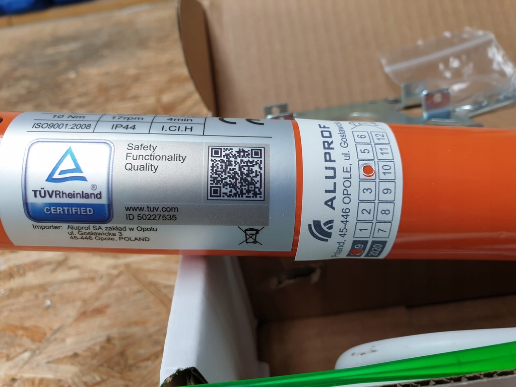 Купить ПРИВОДНОЙ ДВИГАТЕЛЬ ALUPROF ДЛЯ НАРУЖНЫХ ЖАЛЮЗИ 10 морских миль ...