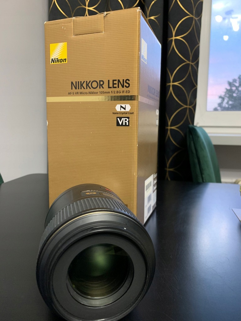 Nikkor 105mm f/2.8G IF-ED Nikon F