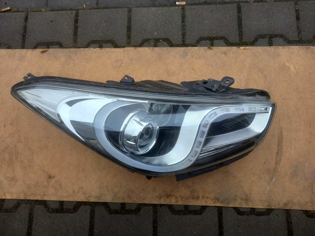 LAMPA PRZÓD HYUNDAI I40 ZWYKŁA H7 + LED PRAWY EUROPA CAŁY