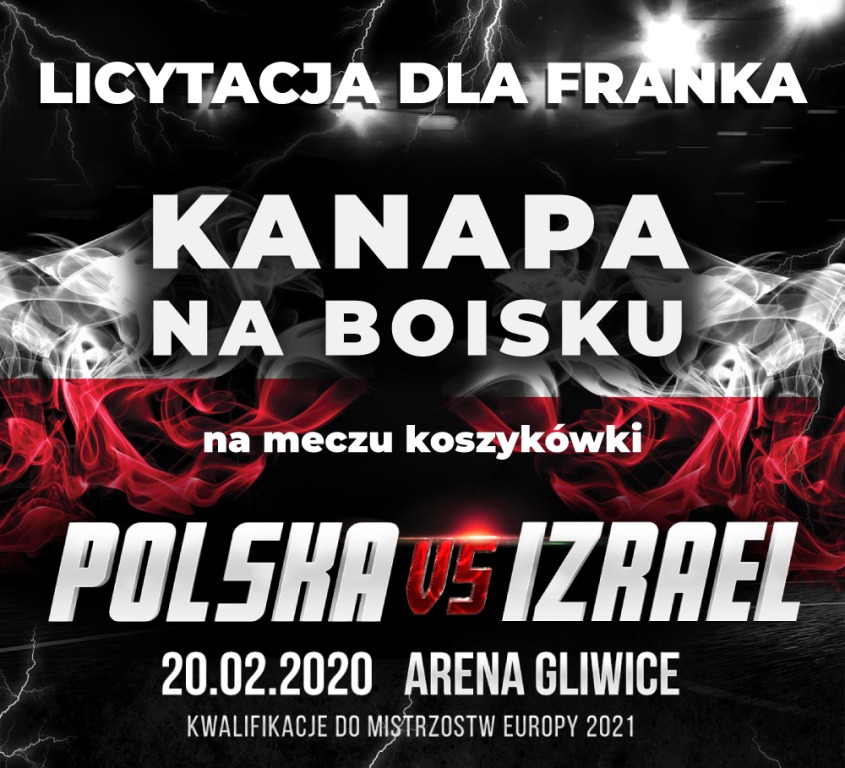 Kanapa przy boisku na meczu Polska vs Izrael