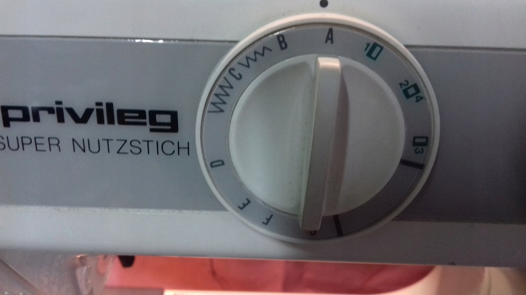 Купить Швейная машина ПРИВИЛЕГ Модель 1510: отзывы, фото и ...