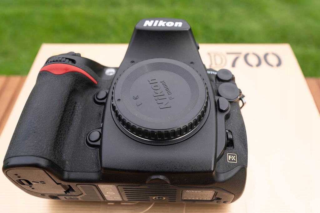 Nikon D700 przeb. 15 tys. + karty CF pilot pudełko