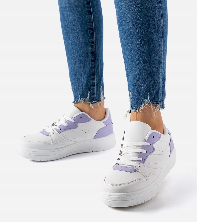 Białe sneakersy z fioletowym akcentem Fournie 26766 rozmiar 40