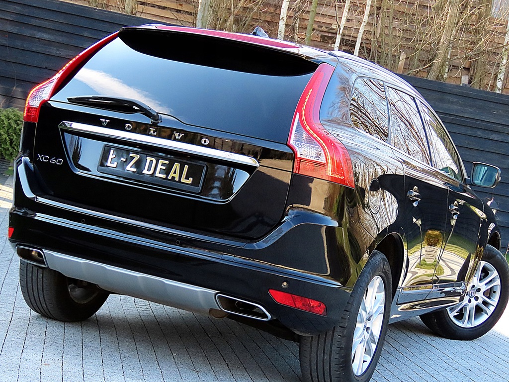 VOLVO XC60 190PS SUMMUM RADAR PANO BLIS 95TKM MAX