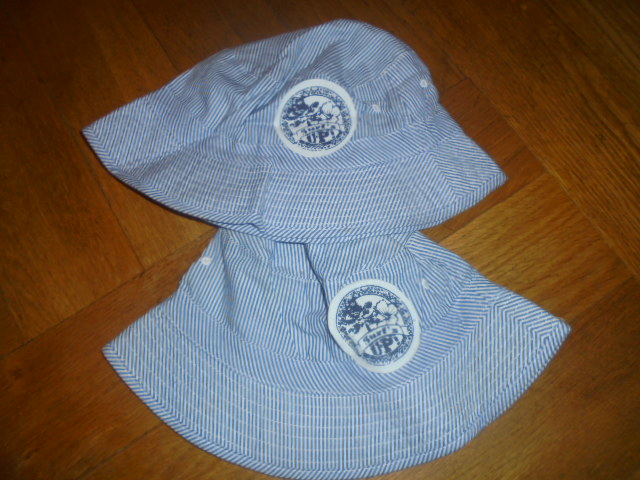 2 kapelusze bliźniaków F&F 4-8 lat