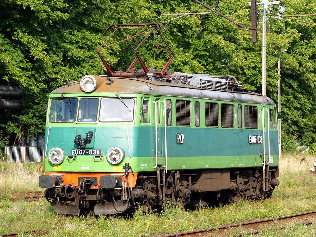 Купить Электровоз EU07, эпоха: V HO 1:87 Piko 96381: отзывы, фото, характеристики в интерне-магазине Aredi.ru