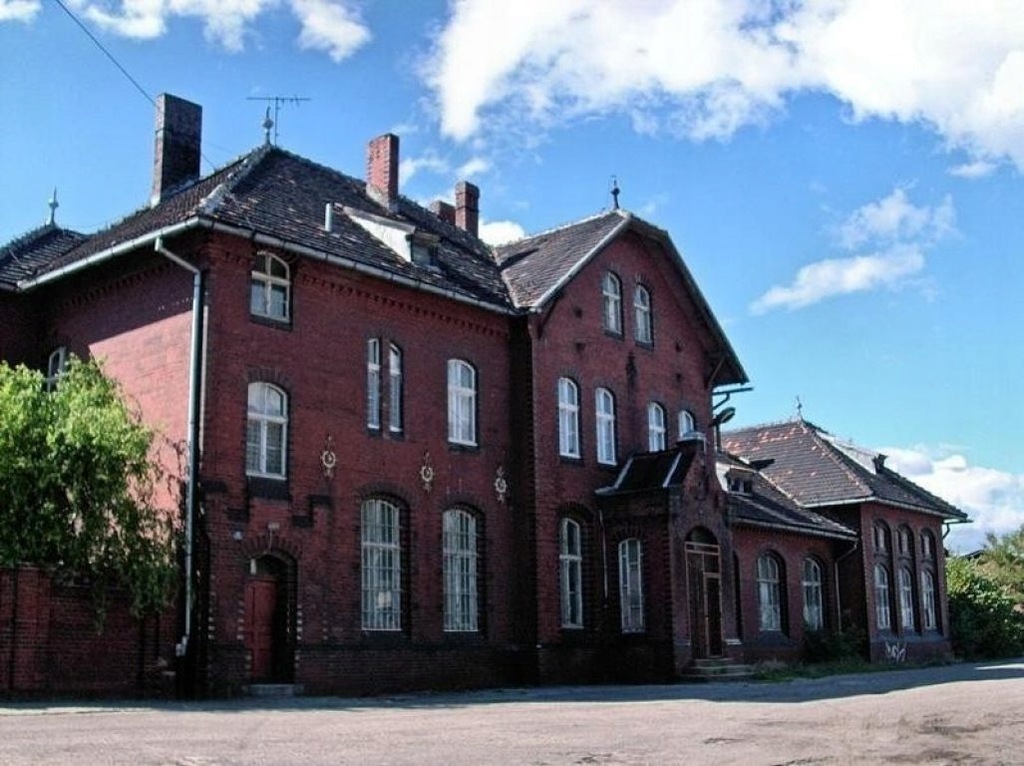 Komercyjne, Damasławek, Damasławek (gm.), 151 m²