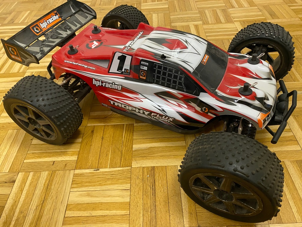 HPI Trophy Truggy Flux świetny stan + 2 baterie