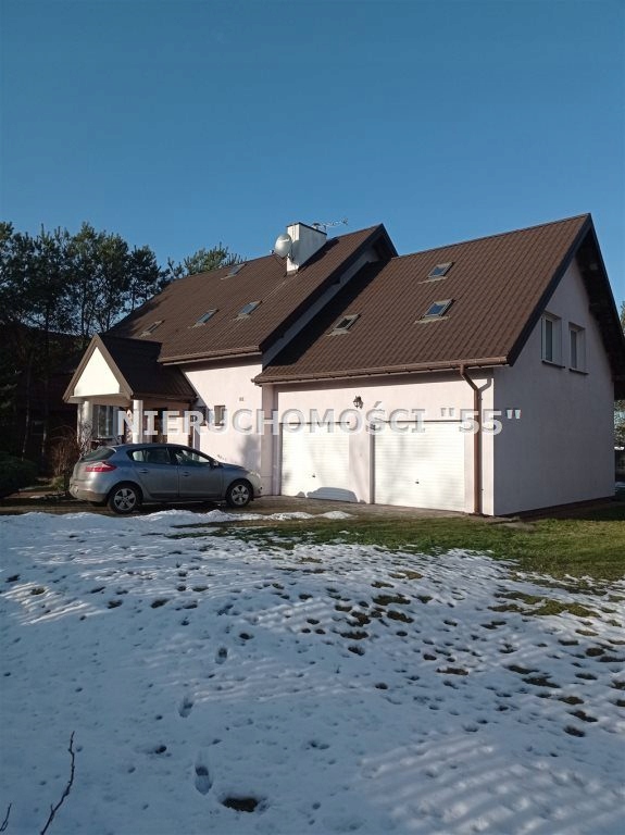 Dom, Brzeziny, Brzeziński (pow.), 272 m²