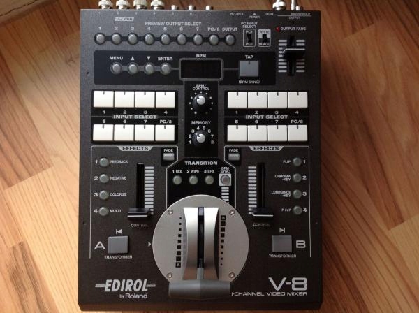 Roland EDIROL v8 mixer video 8 kanałowy - 9799034920