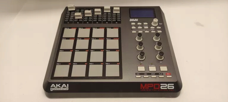AKAI MPD26 - KONTROLER MIDI