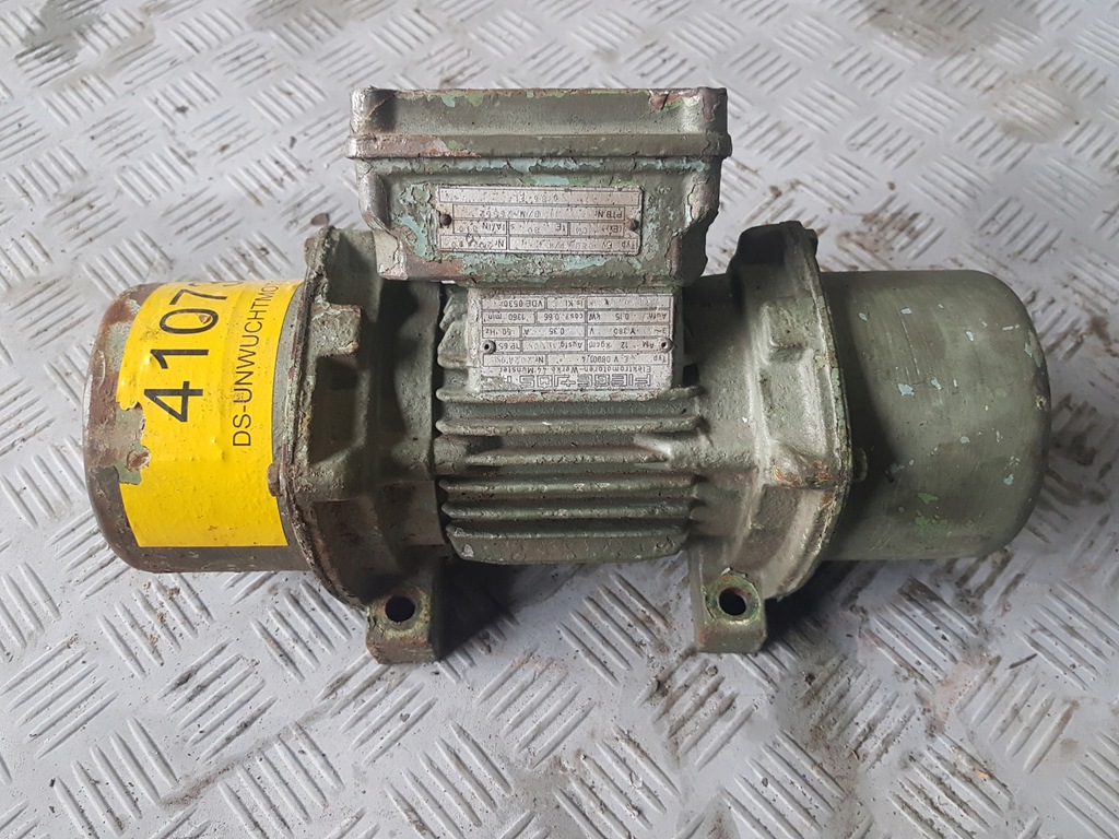 Wibrator elektrowibrator 0.15KW 1360 obrotów 50HZ