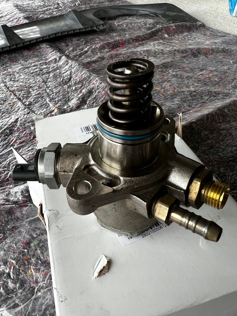 AUDI S6 S7 A8 RS7 RS6 S8 4.0 TFSI POMPA PALIWA 079127025AH