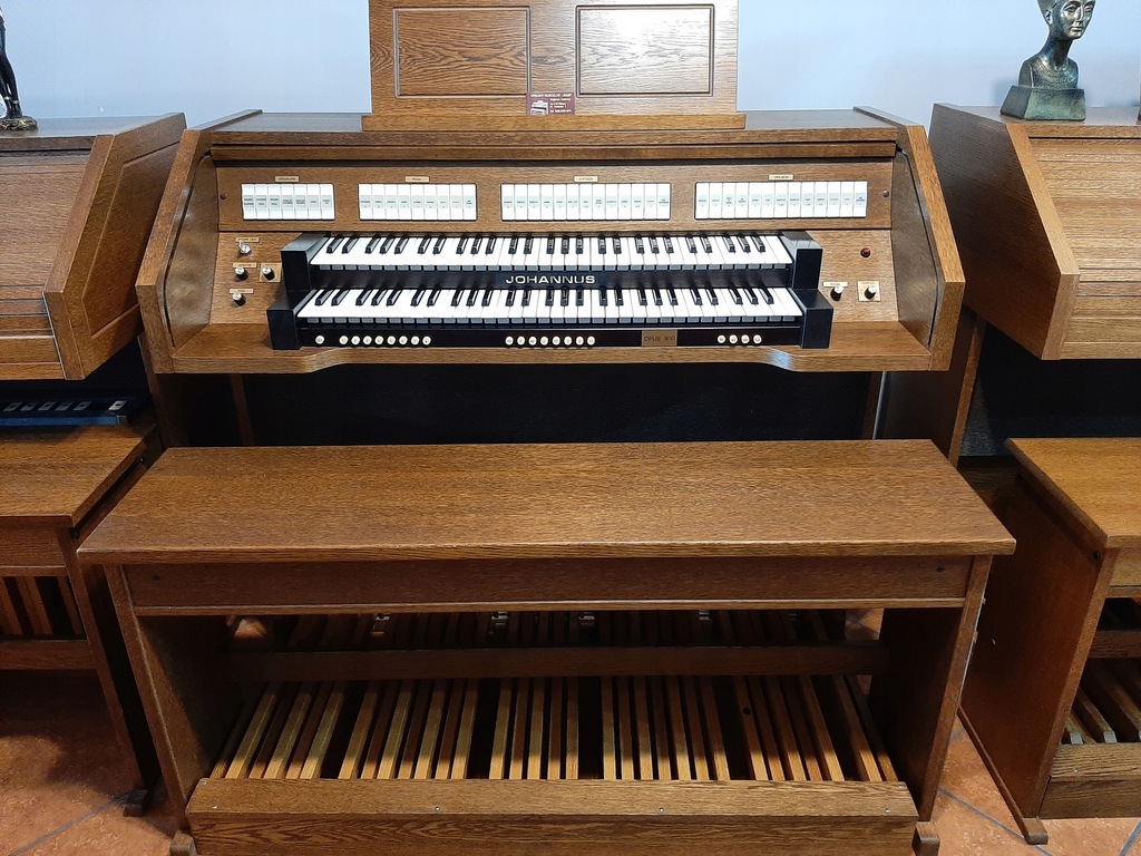 CYFROWE ORGANY KOŚCIELNE JOHANNUS OPUS 910 DELUXE