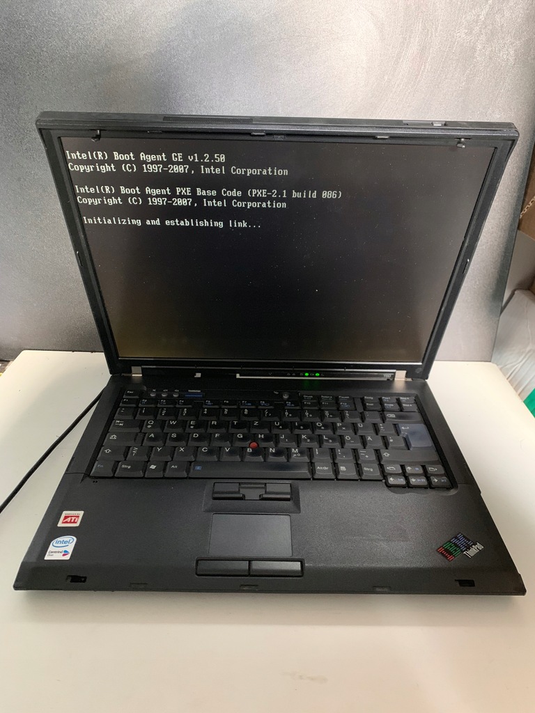 Windowsノート本体 Lenovo ThinkPad T60p 2007-93J レノボ、Tシリーズ初のワイド液晶搭載「ThinkPad T60/T60p」