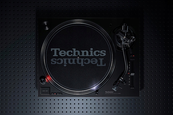 Купить Проигрыватель DJ-проигрывателей TECHNICS SL-1210MK7 ЧЕРНЫЙ: отзывы, фото, характеристики в интерне-магазине Aredi.ru