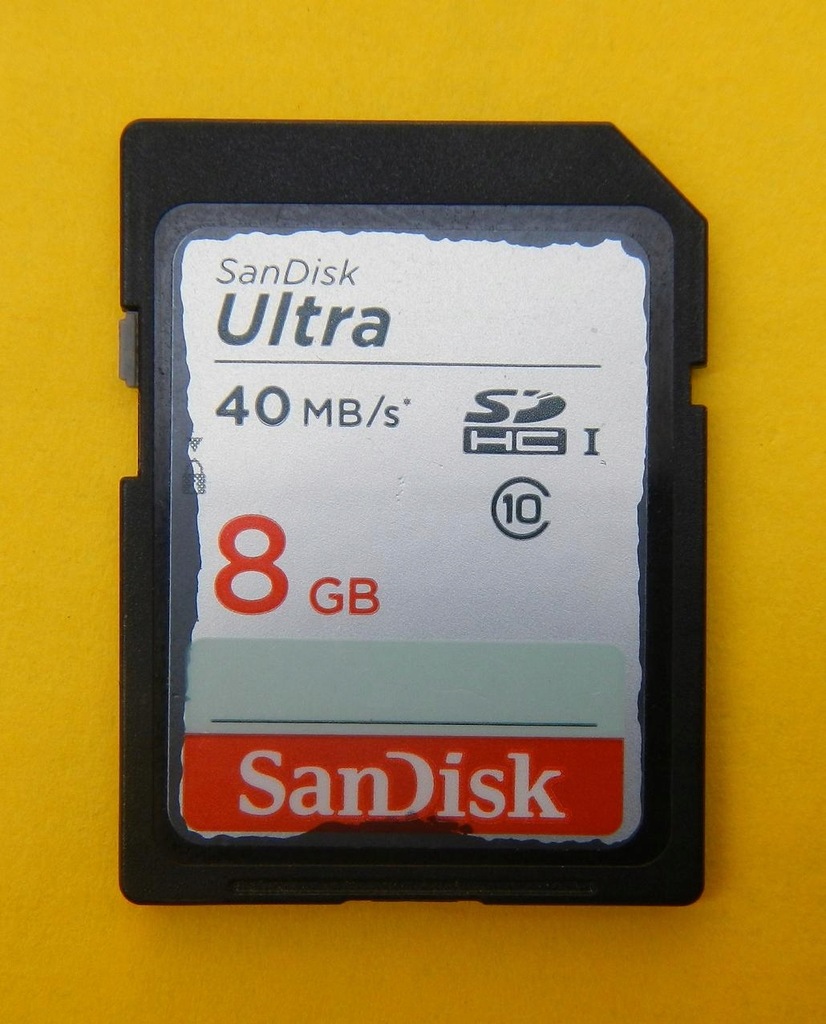 SDHC 8 GB --- SanDisk Ultra --- 40 MB/s.