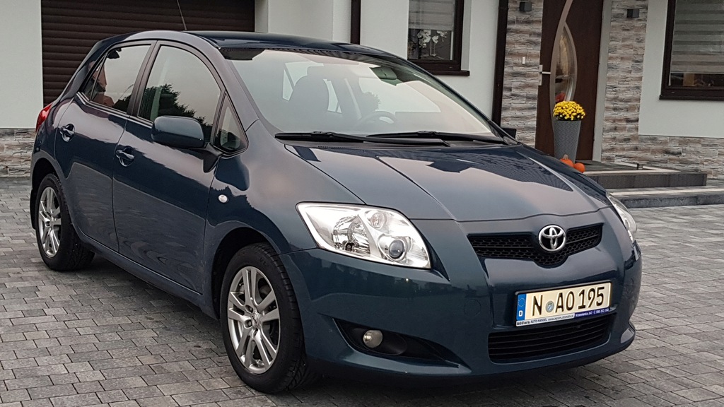 Купить TOYOTA AURIS 1.6vvti 124 л.с. КАК НОВЫЙ 2xКОЛЕСА: отзывы, фото, характеристики в интерне-магазине Aredi.ru