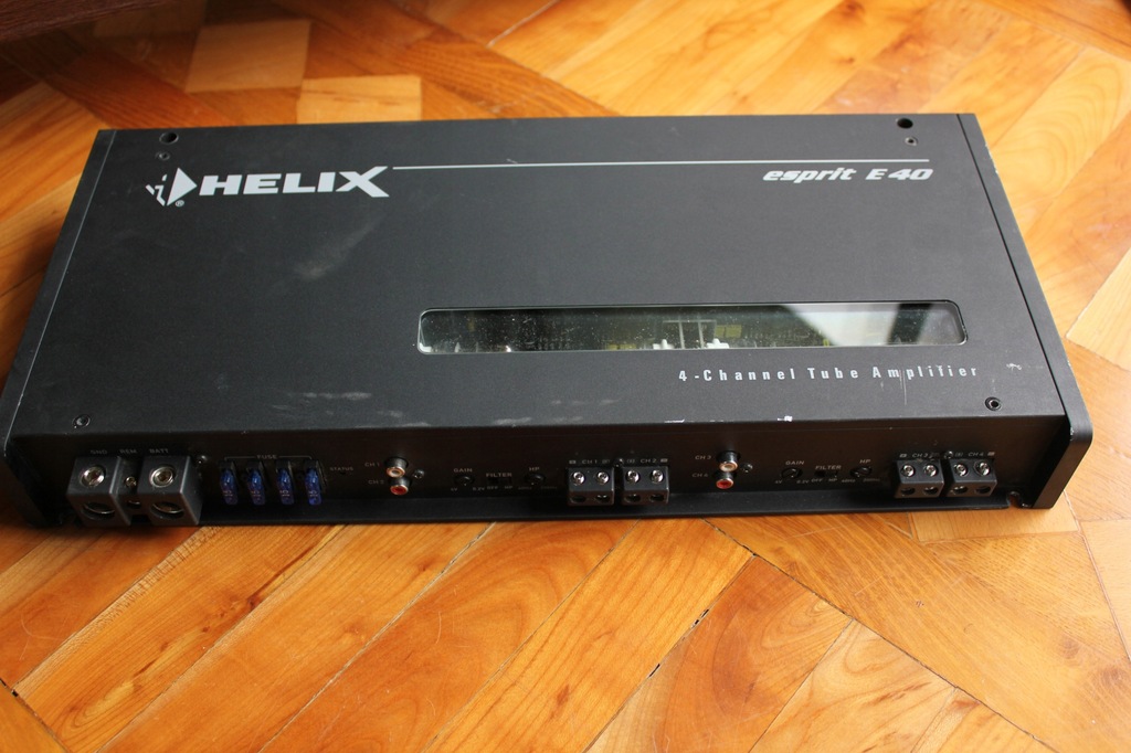 HELIX E40 4チャンネルアンプ HELIX E40 4チャンネルアンプ HELIX E40