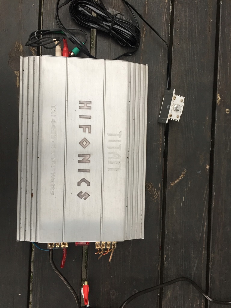 Wzmacniacz HIFONICS TXI 4400 4x125 watt TITAN