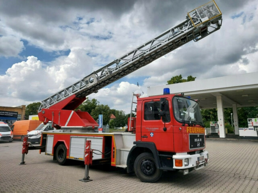 MAN 14.232 Straż Pożarna Drabina strażacka METZ