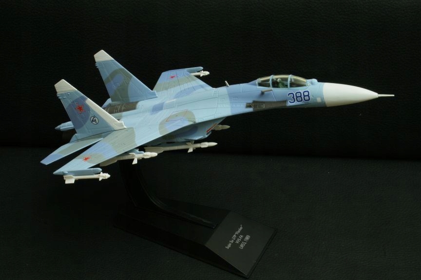 Su-27 1989 model metalowy 1:100 firma Salvat